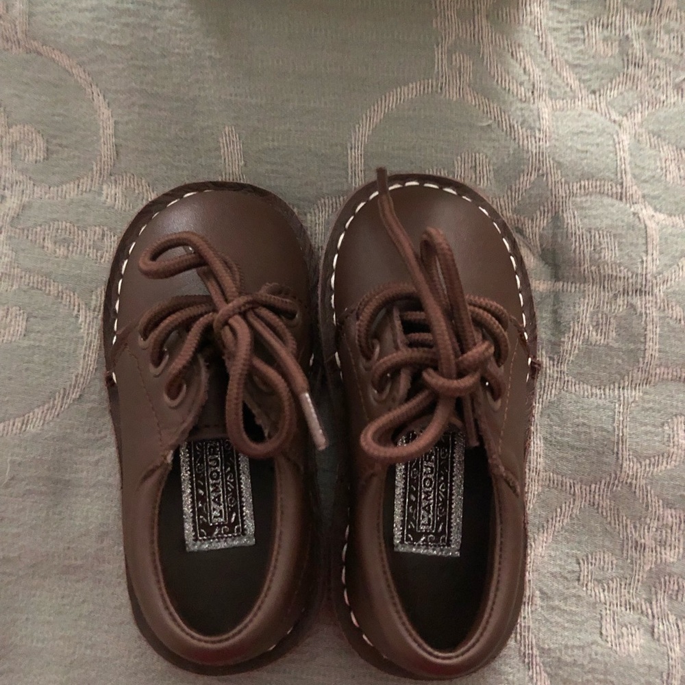 Size 6 Lamour brown shoes